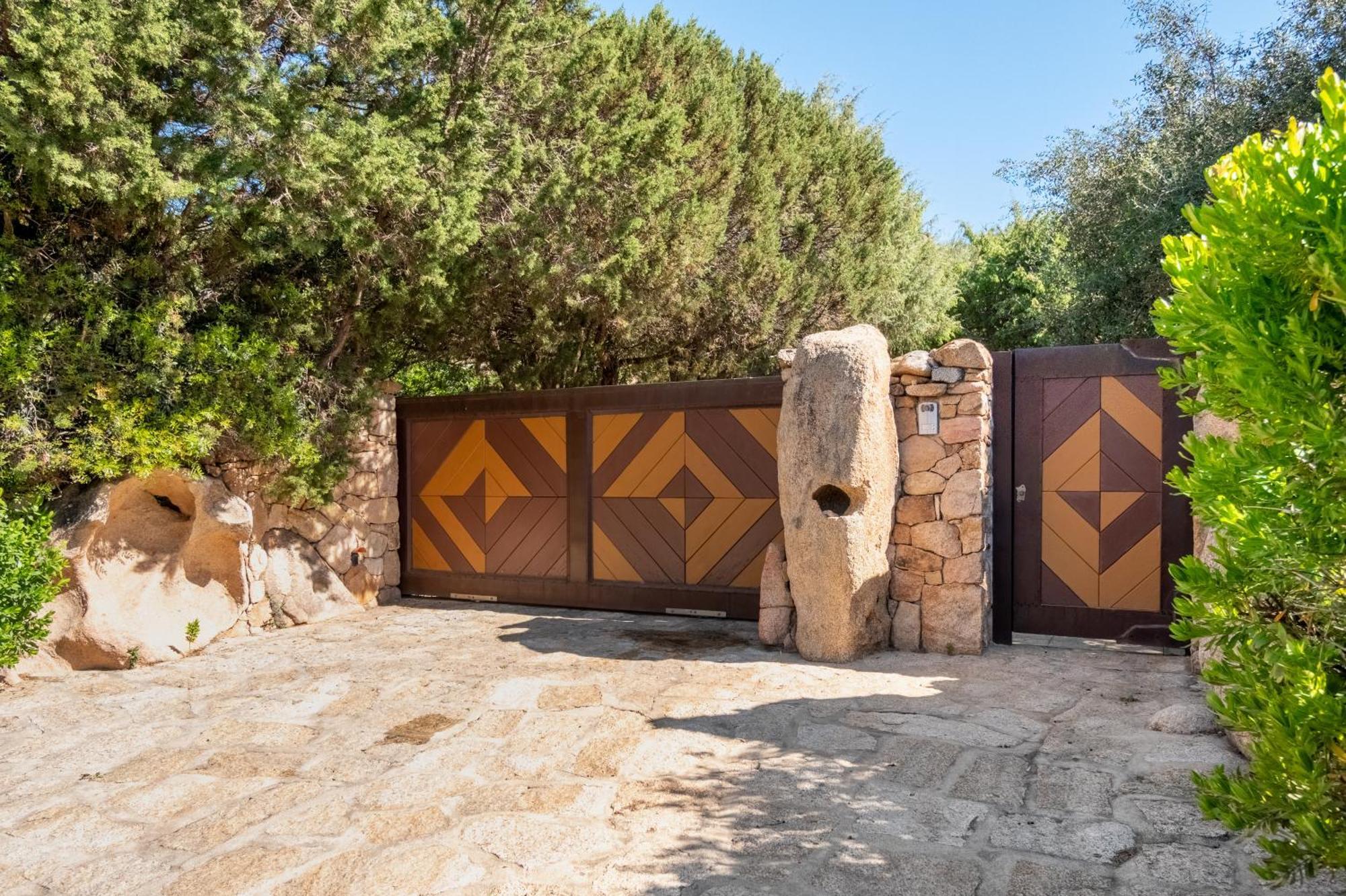 Sa Villa Cala Ginepro Монте Петросу Екстериор снимка